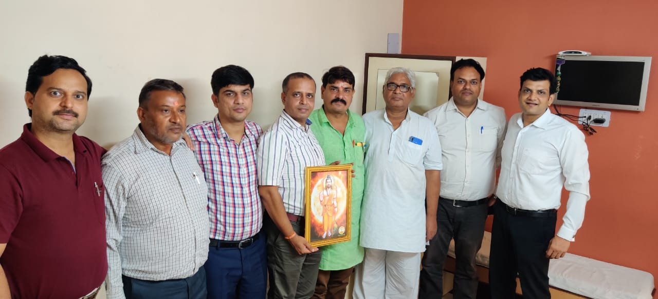 कल परिषद के राष्ट्रीय कोषाध्यक्ष जी ने किया रायपुर का दौरा की पदाधिकारियों 